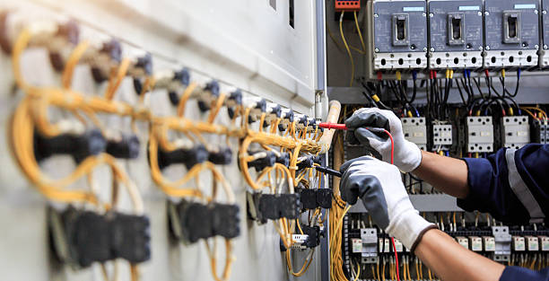 Professional Electrician technician working in Stony Point, MI